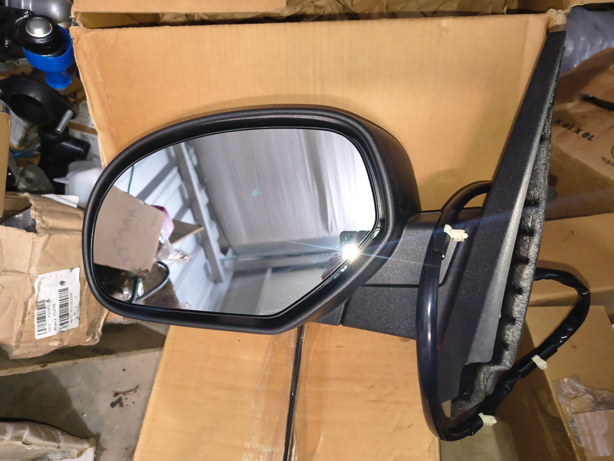 2007-2014 Chevy Silverado Suburban Tahoe Avalanche / GMC Sierra Yukon Driver Left Side Power Folding Mirror 🚘🪞