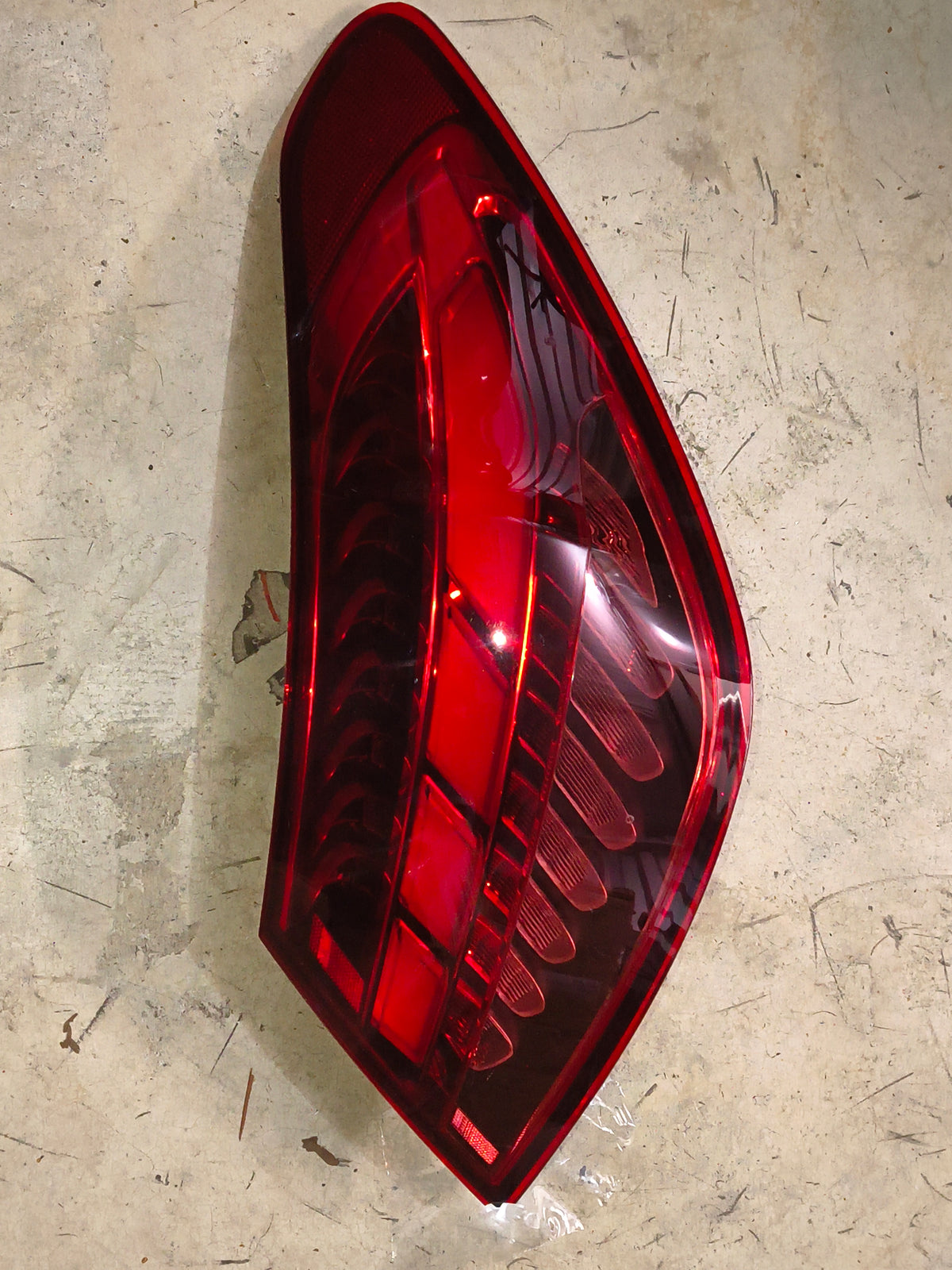 2015-2020 Mercedes-Benz C-Class W205 Sedan Passenger Side Outer LED Tail Light 🚘💡