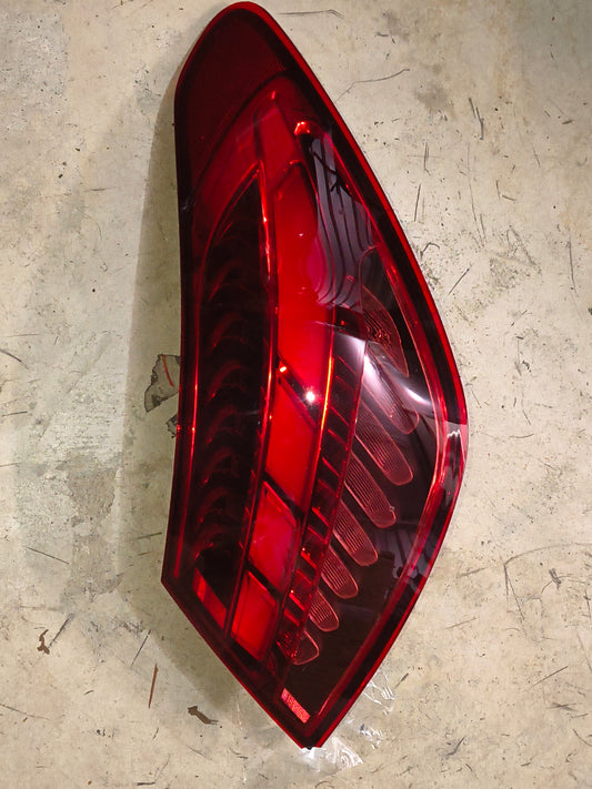 2015-2020 Mercedes-Benz C-Class W205 Sedan Passenger Side Outer LED Tail Light 🚘💡