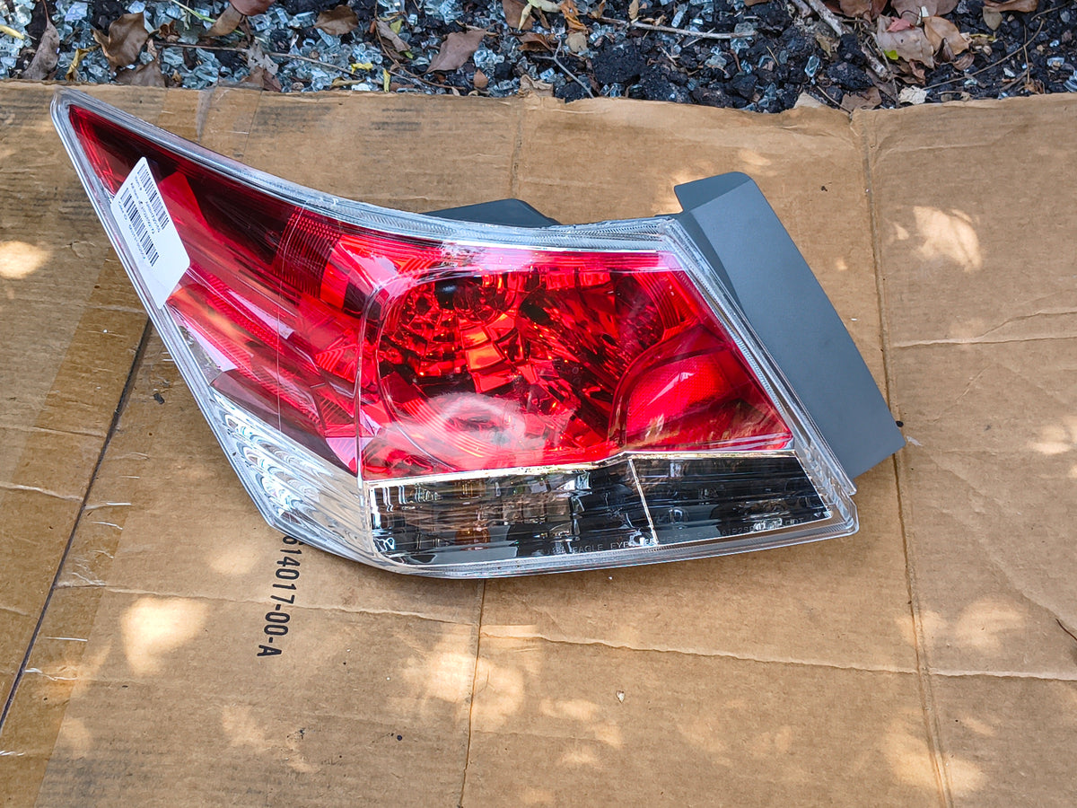 2008-2012 Honda Accord Sedan Driver Side Outer Tail Light Assembly 🚗💡