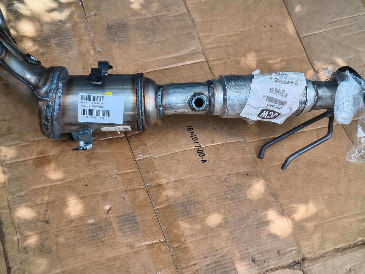 2012-2018 Ford Focus 2.0L 4Cyl Front Catalytic Converter & Exhaust Manifold Assembly 🚗💨