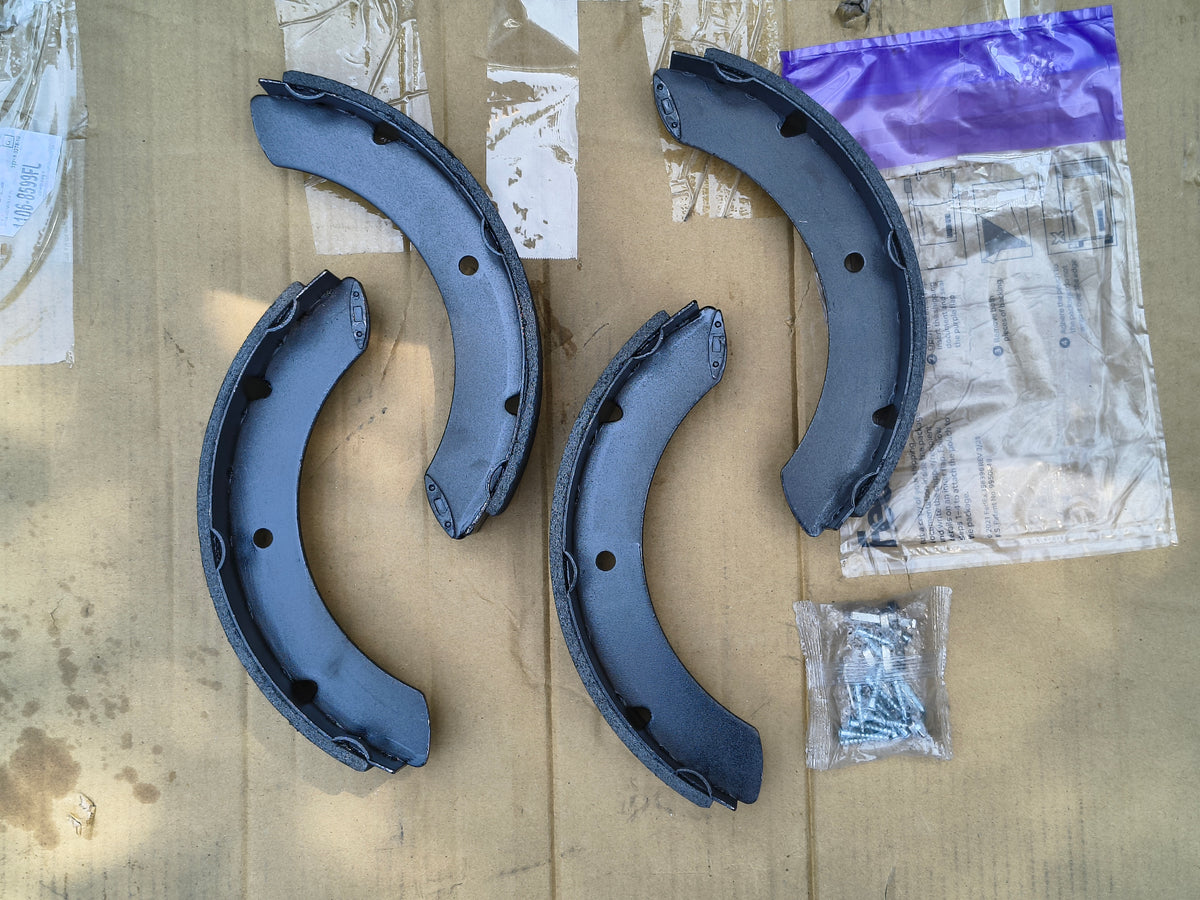 1960-1983 Toyota Land Cruiser (FJ40 / FJ43 / FJ45 / FJ55) Front or Rear Brake Shoes Set 🚘🛑