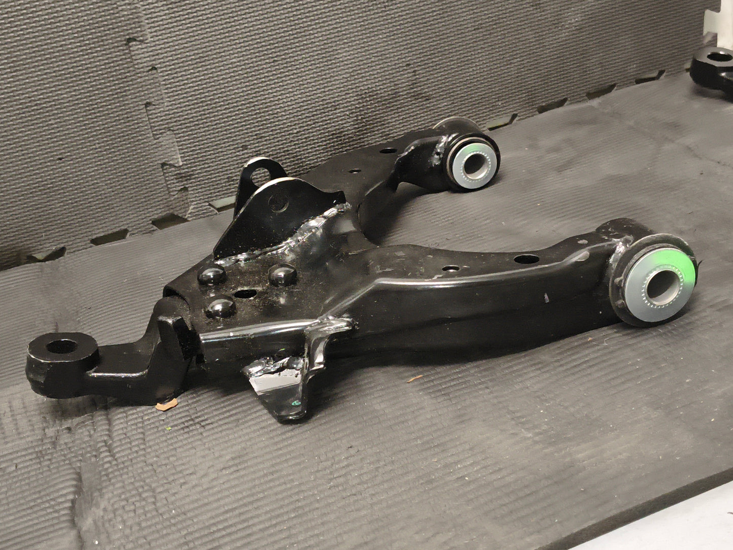 1996-2002 Toyota 4Runner Front Driver Side Lower Control Arm (Left LH) 🚘🔩