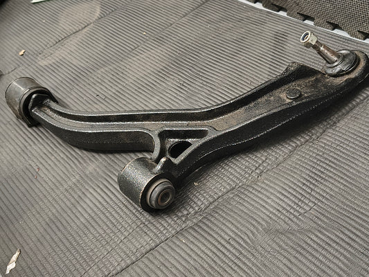 2001-2007 Chrysler Town & Country, Dodge Caravan & Grand Caravan Front Driver Side Lower Control Arm with Ball Joint 🚘🔩