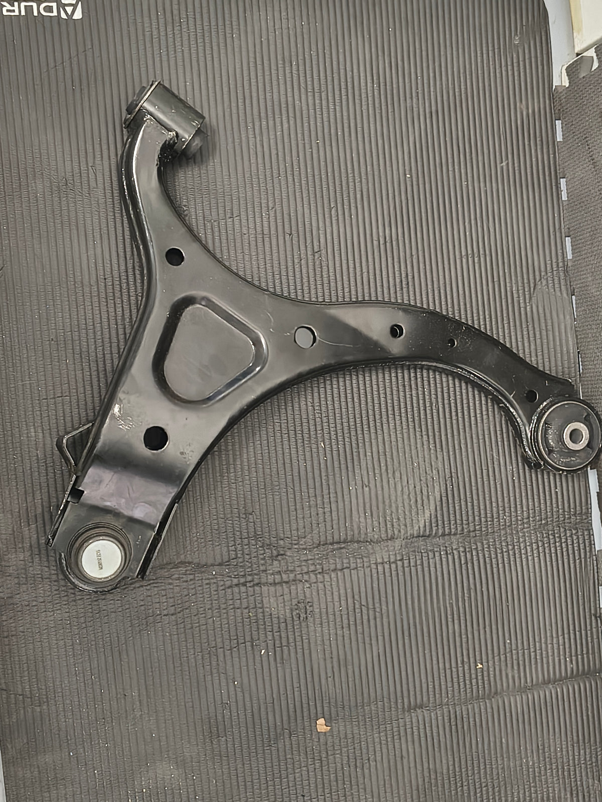 2007-2012 Hyundai Santa Fe & 2011-2013 Kia Sorento Front Driver Side Lower Control Arm Assembly with Ball Joint & Bushing 🚘🔩