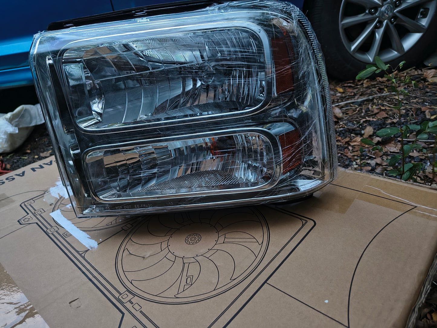 2005-2007 Ford F-250, F-350, F-450 & F-550 Super Duty Driver & Passenger Side Halogen Headlight Assemblies Pair 🚘💡