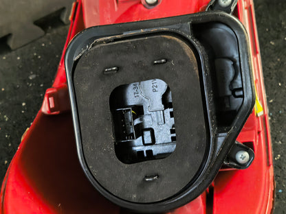 2018-2024 Volkswagen Tiguan Passenger Side Outer Tail Light Assembly - CAPA Certified (Quarter Panel Mounted) 🚘💡