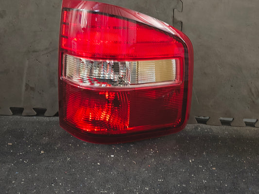 2004–2008 Ford F-150 Passenger Side Tail Light Assembly (Stepside / Flareside Body) 🛻💡