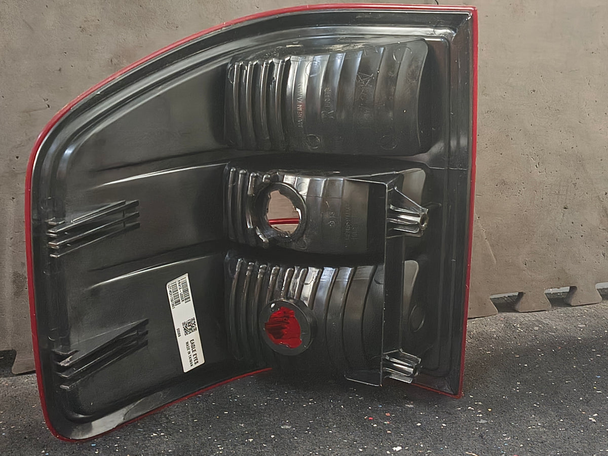 2004–2008 Ford F-150 Passenger Side Tail Light Assembly (Stepside / Flareside Body) 🛻💡