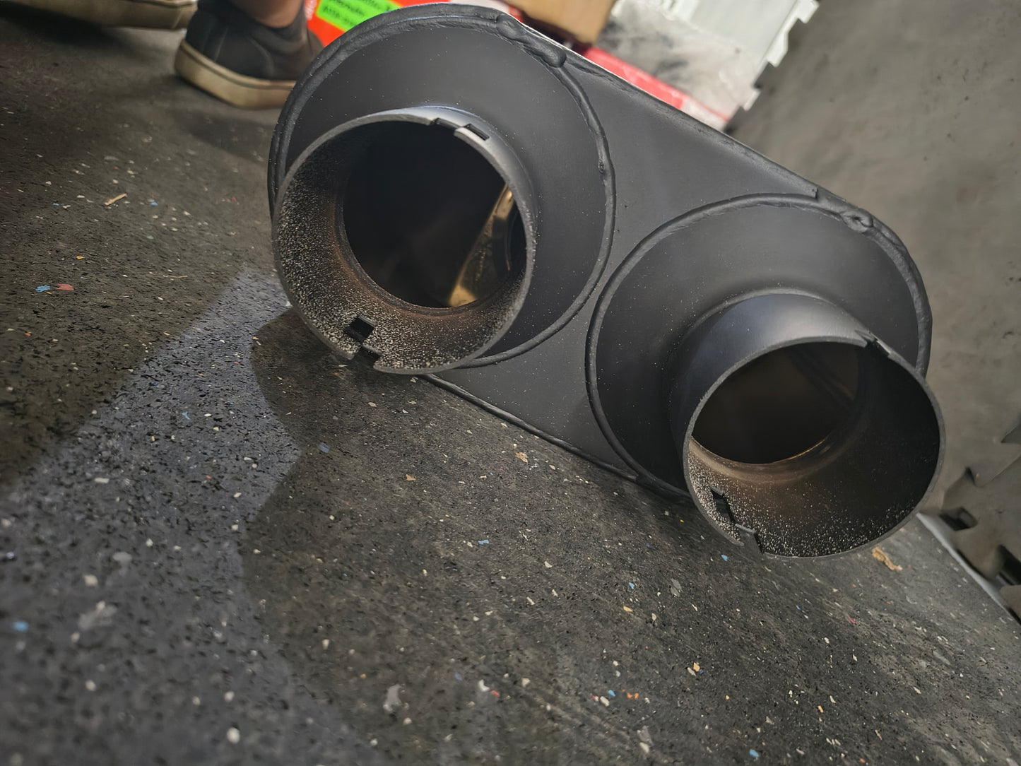 Universal Fit Rough Country Black Stainless Steel Performance Dual Exhaust Muffler (3" Inlet / Dual 2.5" Outlets) 🚘🔊
