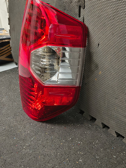 2014–2021 Toyota Tundra Passenger Side Halogen Tail Light Assembly 🚘🏮