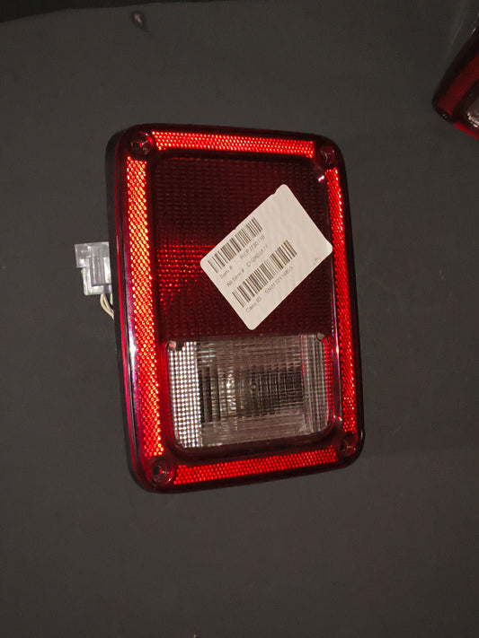 2007–2018 Jeep Wrangler Driver & Passenger Side Halogen Tail Light Pair 🚘💡