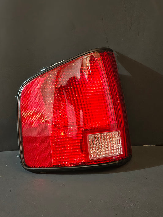 1994–2004 Chevrolet S10 / GMC Sonoma / Isuzu Hombre Driver Side Halogen Tail Light Assembly 🚘💡