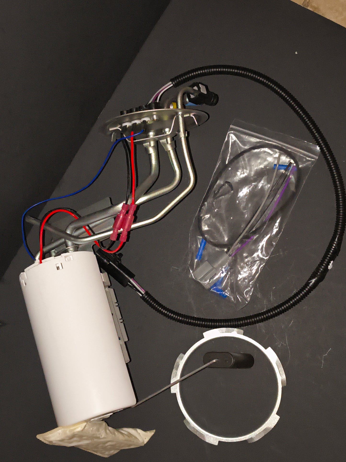 1992–1997 Ford F-150 / F-250 / F-350 Fuel Pump Assembly (JC Whitney JF314593) 🚘⚡
