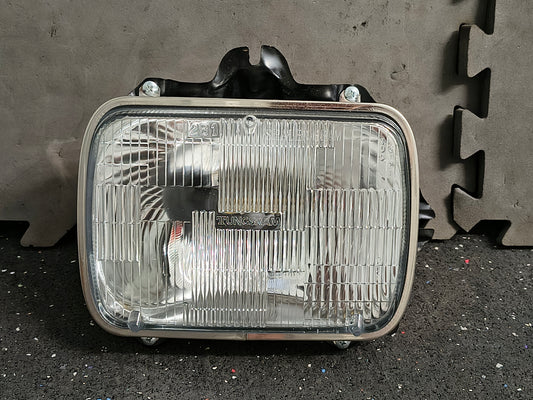 1987–1995 Toyota Pickup / 4Runner & 1995–1997 Tacoma Passenger Side Halogen Headlight 💡