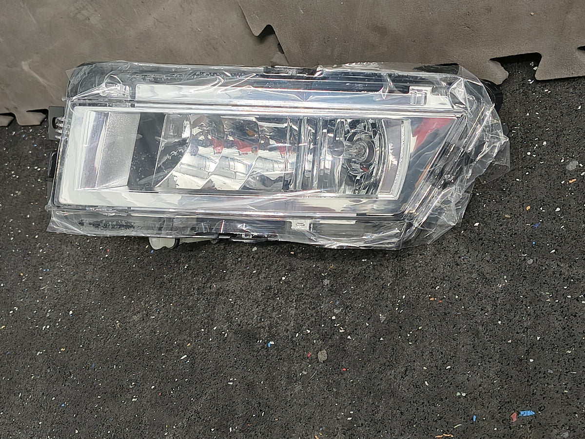 2012–2015 Volkswagen Passat Driver & Passenger Side Halogen Fog Light Pair 🌫️