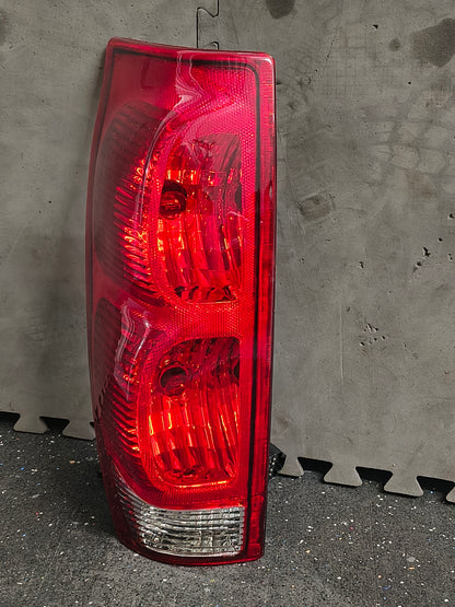 2007–2014 Chevrolet Suburban / Tahoe & GMC Yukon Driver Side Halogen Tail Light 🚨