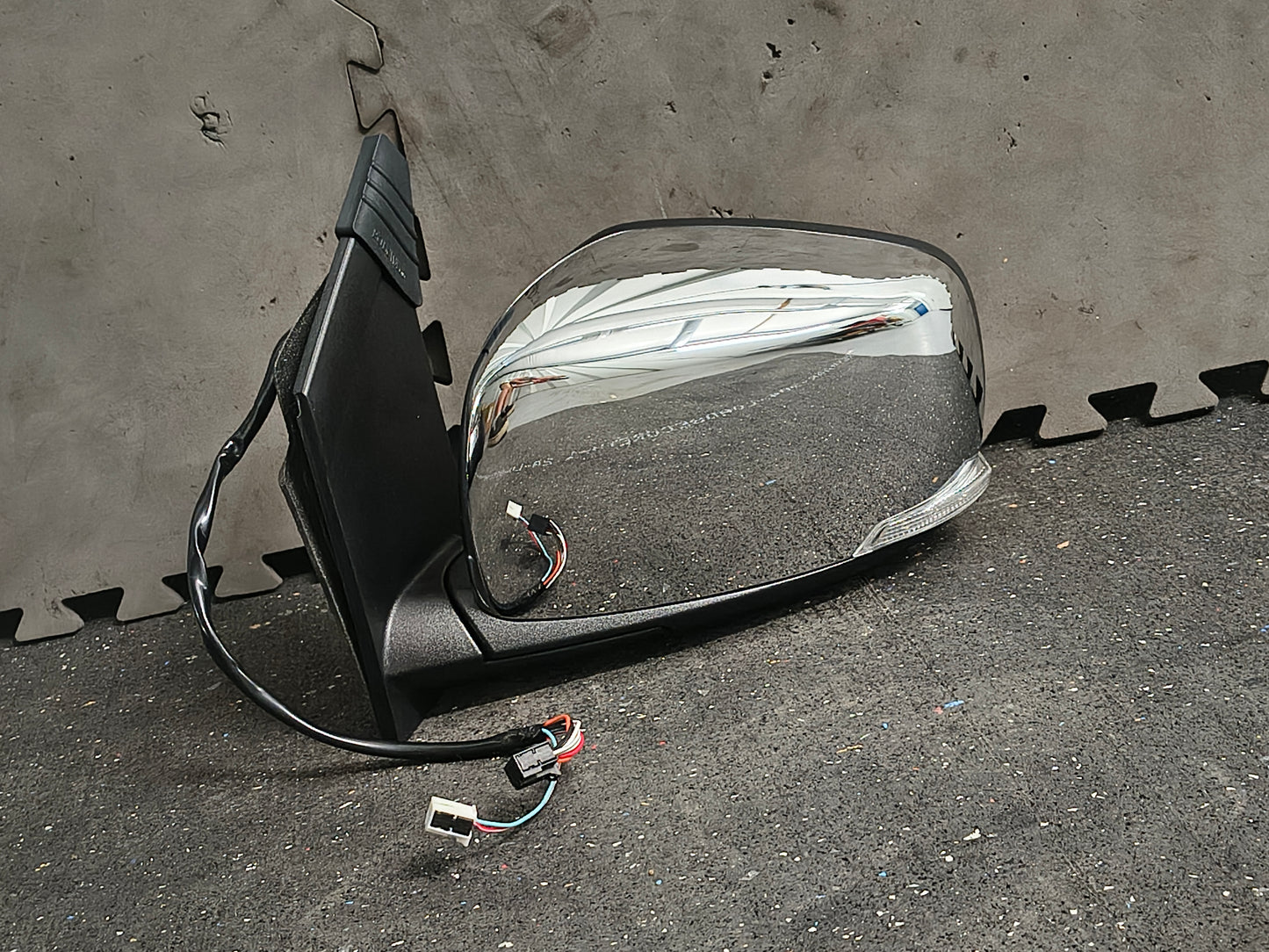 2009–2016 Dodge Grand Caravan Driver Side Power Mirror 🪞⚡