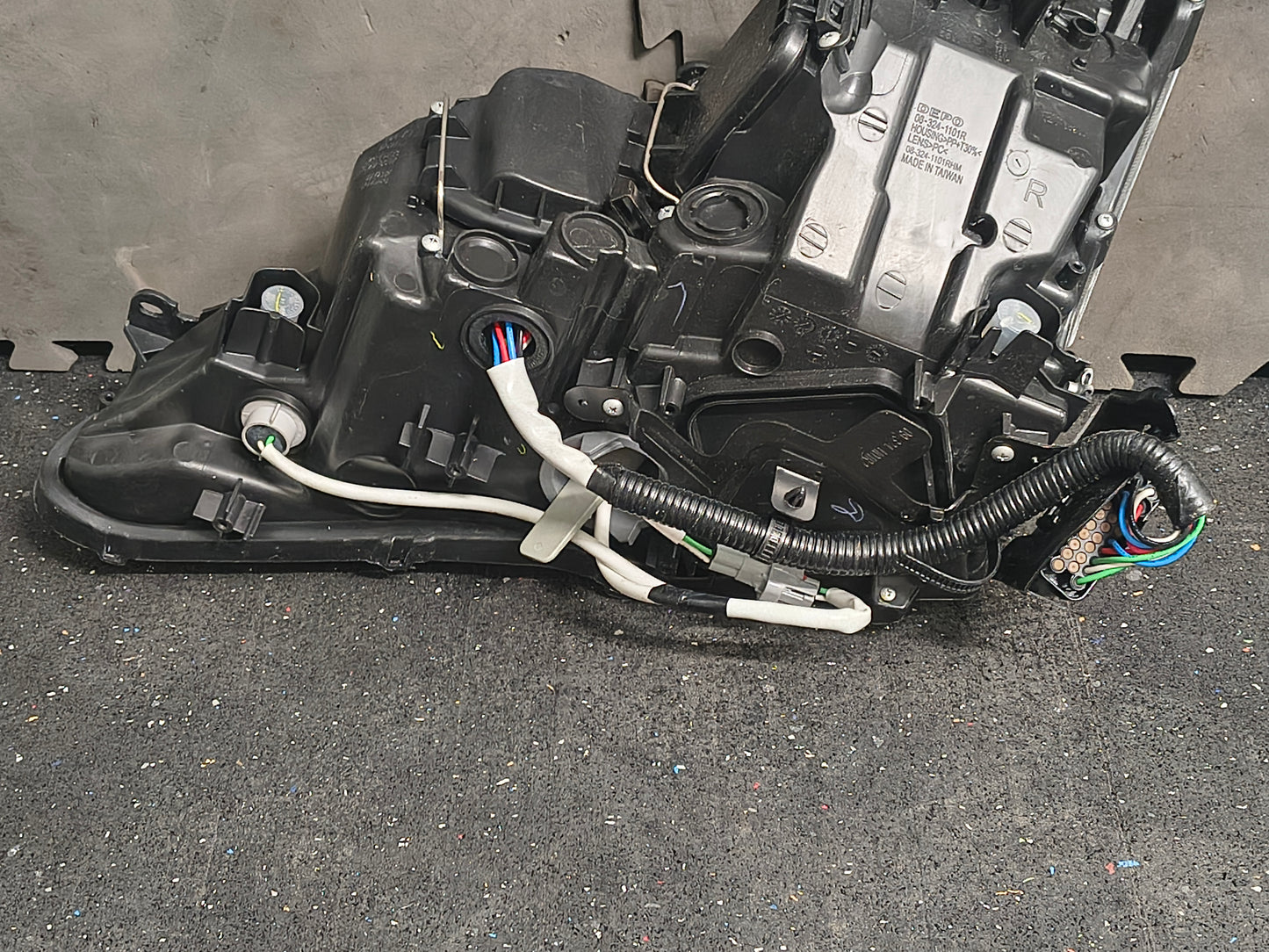 2006–2010 Lexus IS250 & IS350 Driver & Passenger Side Headlight Pair Assembly (Halogen) 🚘💡1284872228688