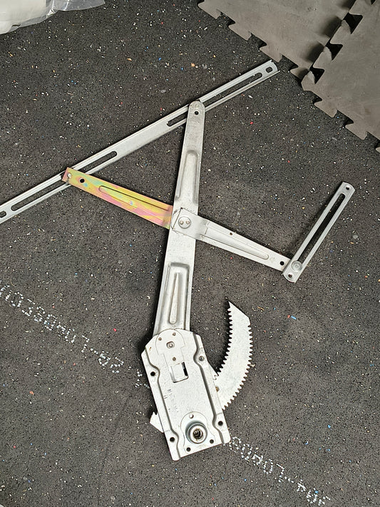 1987–1993 Dodge Ram 50 / 1987–1996 Mitsubishi Mighty Max Driver Side Manual Window Regulator 🚘⚙️