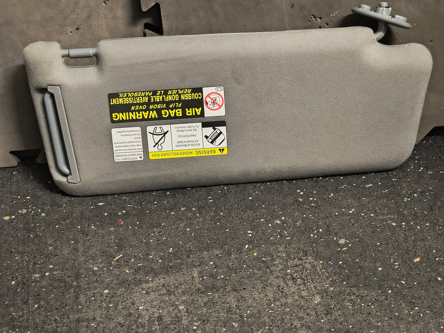 2005-2015 Toyota Tacoma Driver Side Sun Visor Gray (RT42170012) 🚗☀️