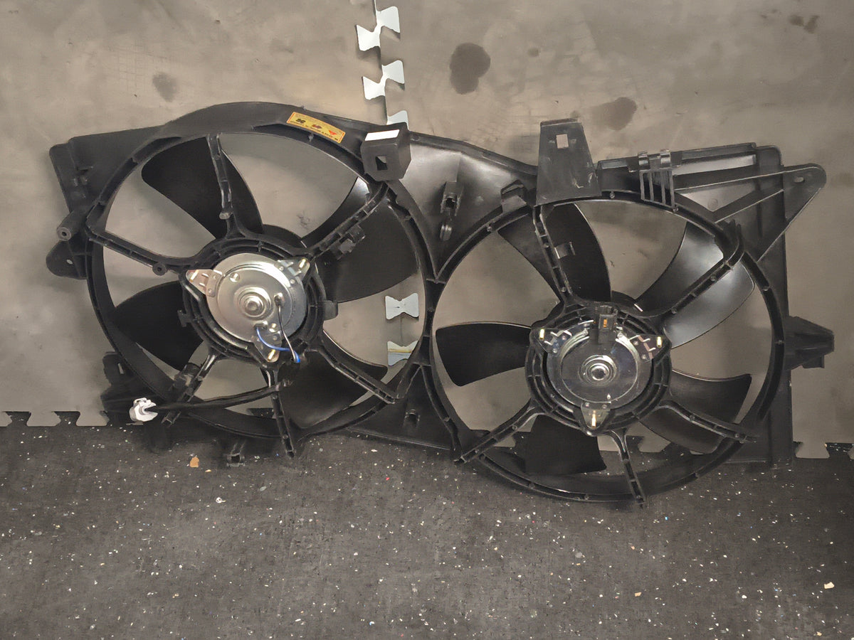 2002–2006 Mazda MPV Dual Radiator & Condenser Fan Assembly (w/o Tow Package) 🚘⚙️