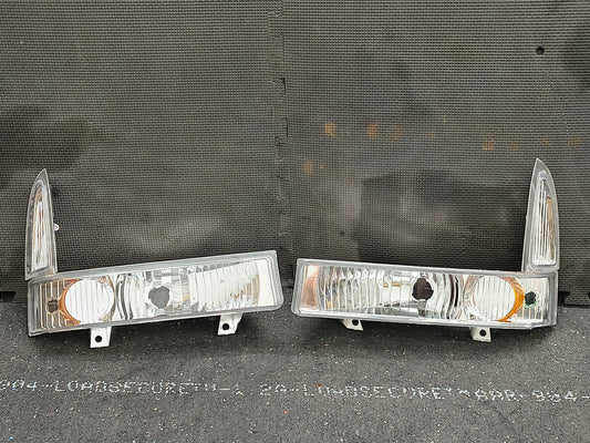 2000–2005 Ford Excursion & 1999–2004 F-250 / F-350 / F-450 / F-550 Super Duty Driver & Passenger Side Corner Light Set 🚘💡