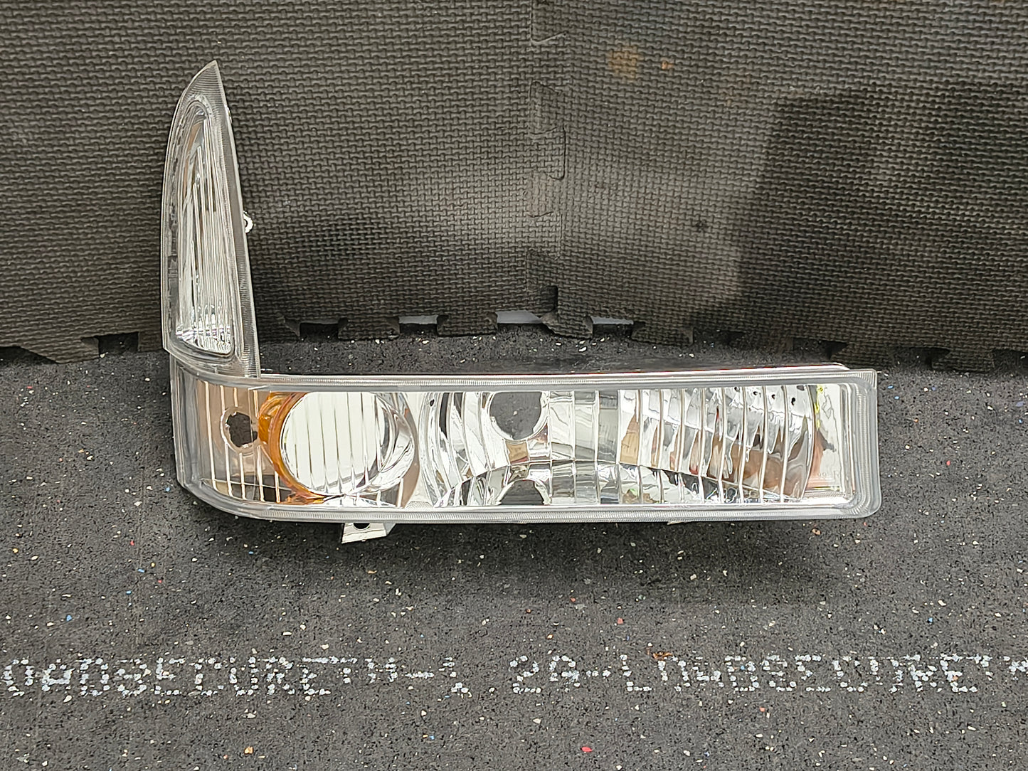 2000–2005 Ford Excursion & 1999–2004 F-250 / F-350 / F-450 / F-550 Super Duty Driver & Passenger Side Corner Light Set 🚘💡