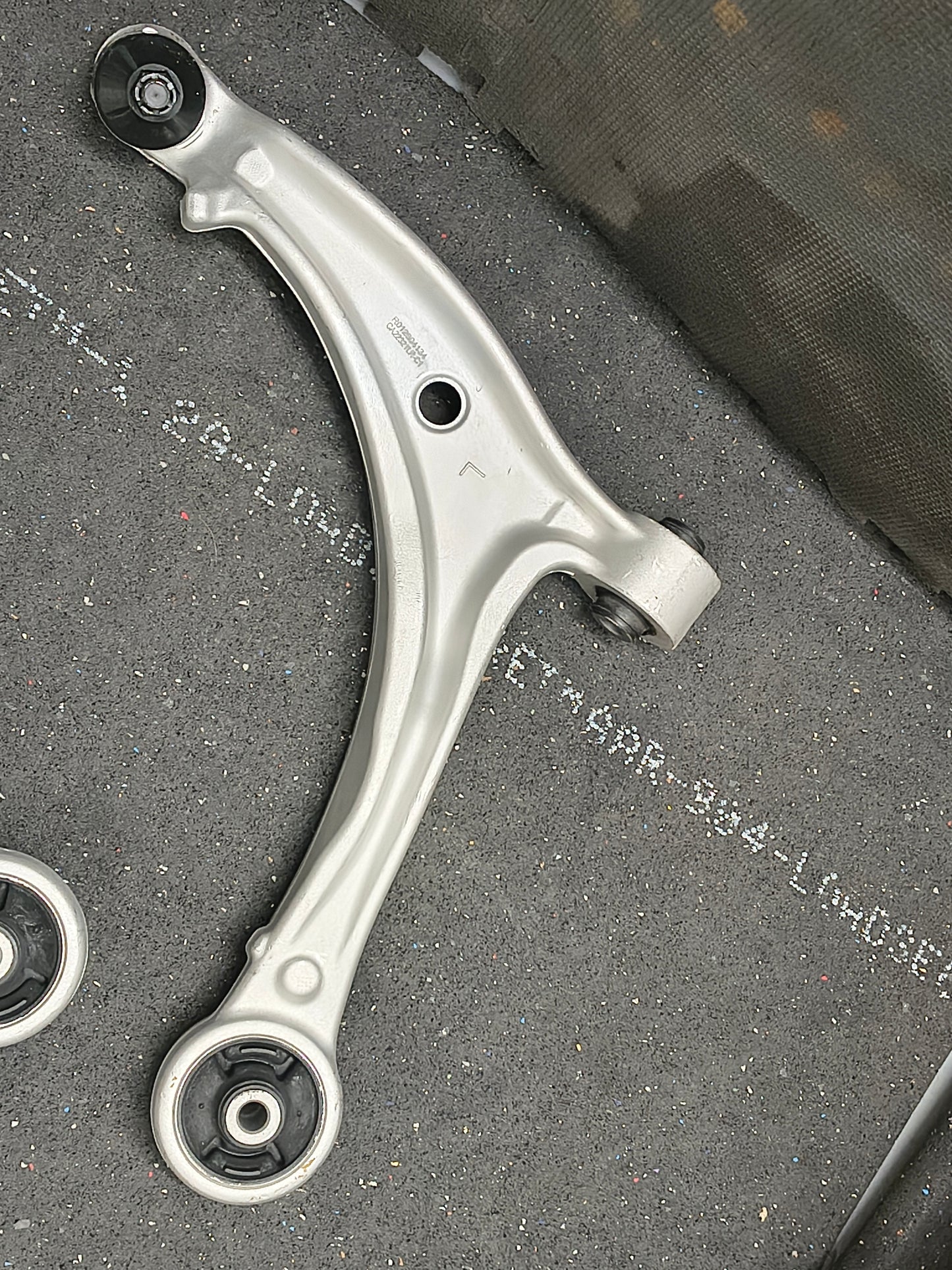 2005–2010 Honda Odyssey Front Lower Control Arm Assembly Set with Ball Joints (Pair) 🚘🔧
