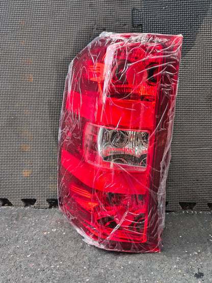 2007–2014 Chevy Silverado 1500 / 2500 HD / 3500 HD Driver & Passenger Side Tail Light Set (Halogen, Bulbs Included) 🚘💡