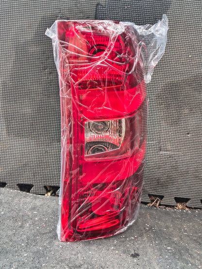 2007–2014 Chevy Silverado 1500 / 2500 HD / 3500 HD Driver & Passenger Side Tail Light Set (Halogen, Bulbs Included) 🚘💡