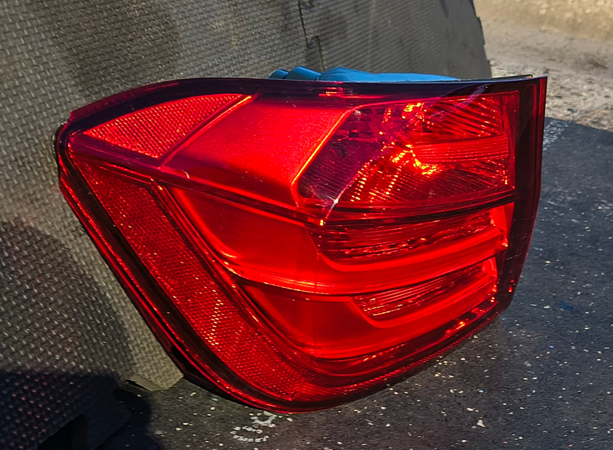 2012–2015 BMW 3 Series Driver Side Outer Tail Light Assembly (F30 Sedan / Halogen, Without Bulb) 🚘💡
