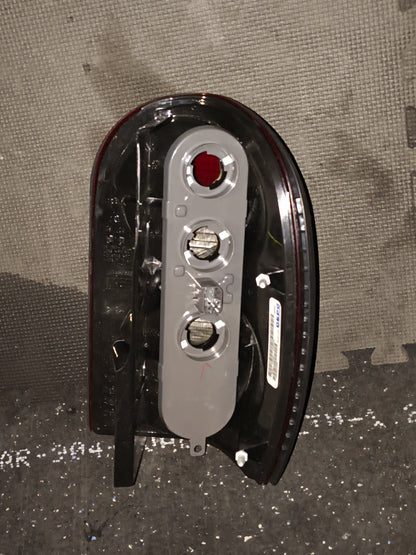 2005–2007 Jeep Liberty Driver Side Tail Light Assembly with Guard (Halogen, Clear & Red Lens) 🚘💡