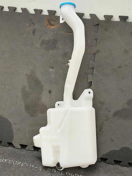 2003–2011 Honda Element Windshield Washer Reservoir Assembly with Pump 🚘💦