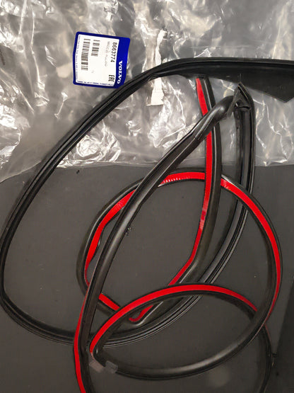 2001–2009 Volvo S60, V70, V70 XC & XC70 Front Right (Passenger Side) Door Seal / Weatherstrip 🚘🚪