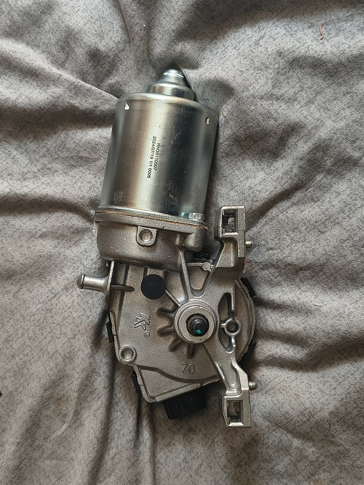 2008–2014 Dodge Challenger, Charger & Chrysler 300 Front Windshield Wiper Motor 🚘⚡