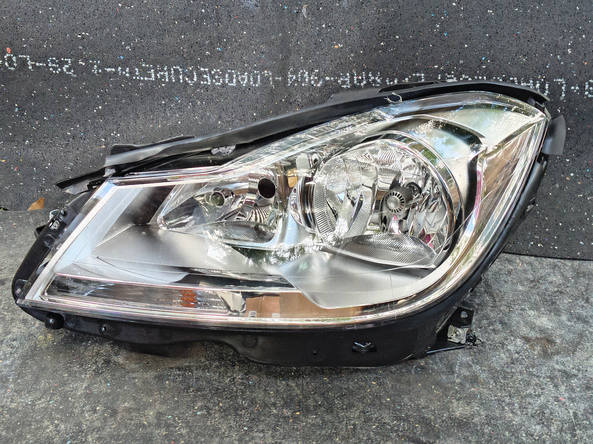 2012–2014 Mercedes-Benz C-Class & C63 AMG Driver Side Halogen Headlight Assembly (Chrome Interior) 🚘🔻🚨