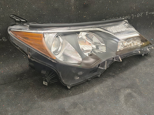 2013–2015 Toyota RAV4 Passenger Side Halogen Headlight Assembly (USA Built) 🚘💡