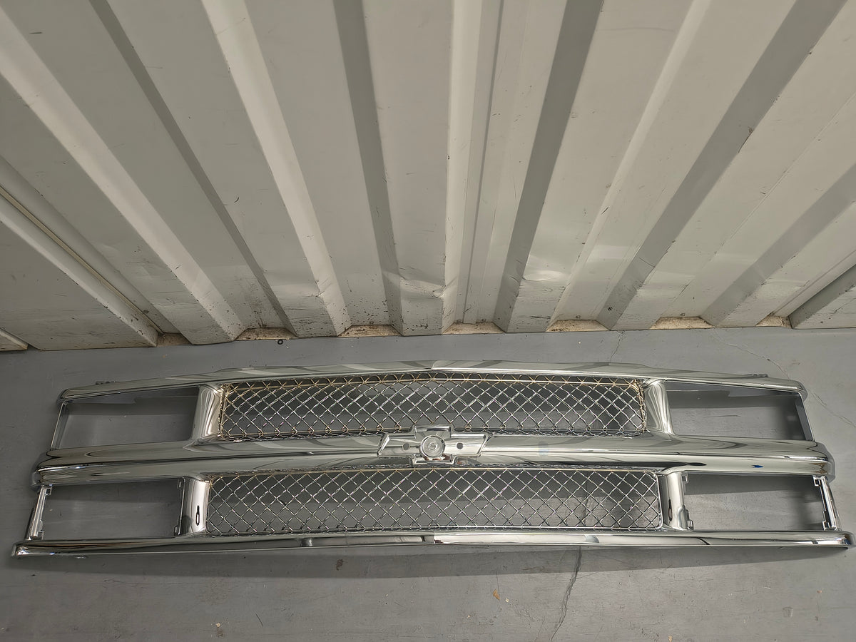 1994–2000 Chevy C/K Pickup, Tahoe, Suburban & '94 Fullsize Blazer Front Grille Assembly (Chrome Shell & Insert w/ Dual Headlights) 🚘✨