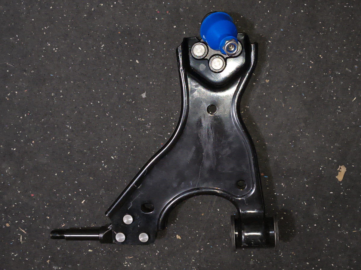 2008–2017 Buick Enclave / Chevrolet Traverse / GMC Acadia / Saturn Outlook Front Passenger Side Lower Control Arm w/ Ball Joint (APCA0456) 🚘⚙️