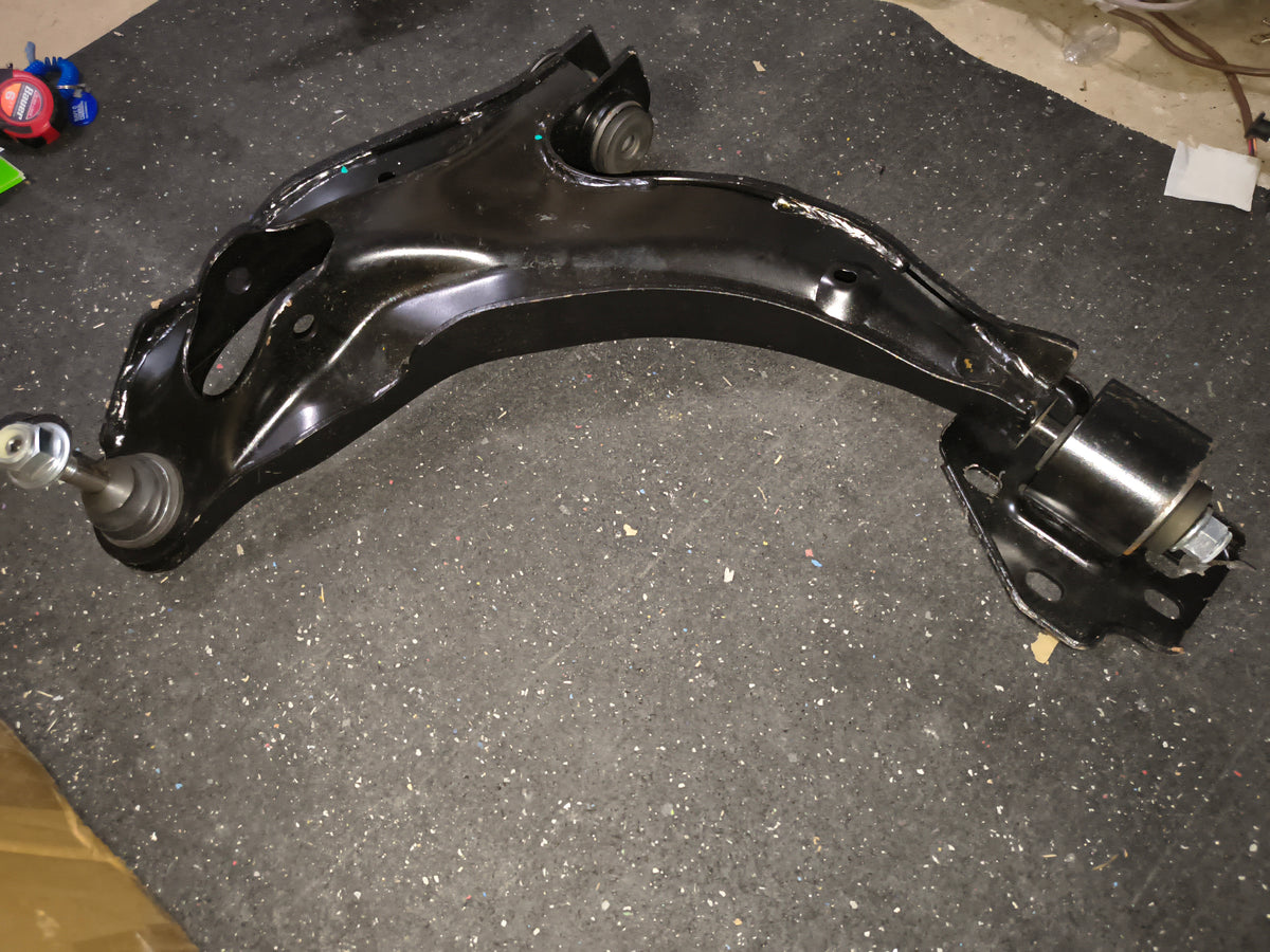 2006–2011 Ford Crown Victoria / Mercury Grand Marquis Front Passenger Side Lower Control Arm w/ Ball Joint (Moog RK620218) 🚘⚙️