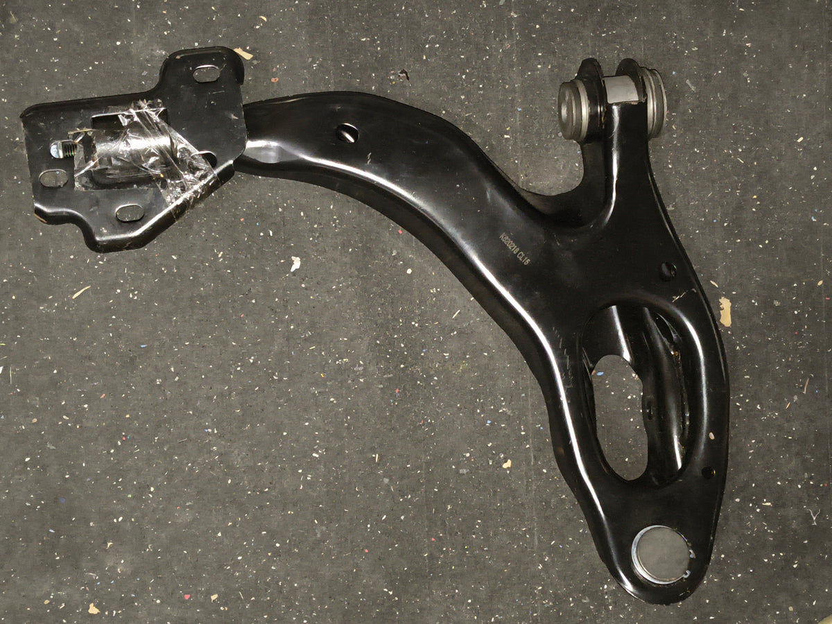 2006–2011 Ford Crown Victoria / Mercury Grand Marquis Front Passenger Side Lower Control Arm w/ Ball Joint (Moog RK620218) 🚘⚙️
