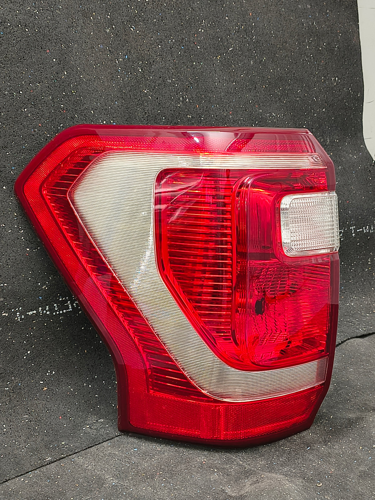 2018–2021 Ford Expedition Driver Side Halogen Tail Light Assembly (CAPA Certified) 🚘⚙️