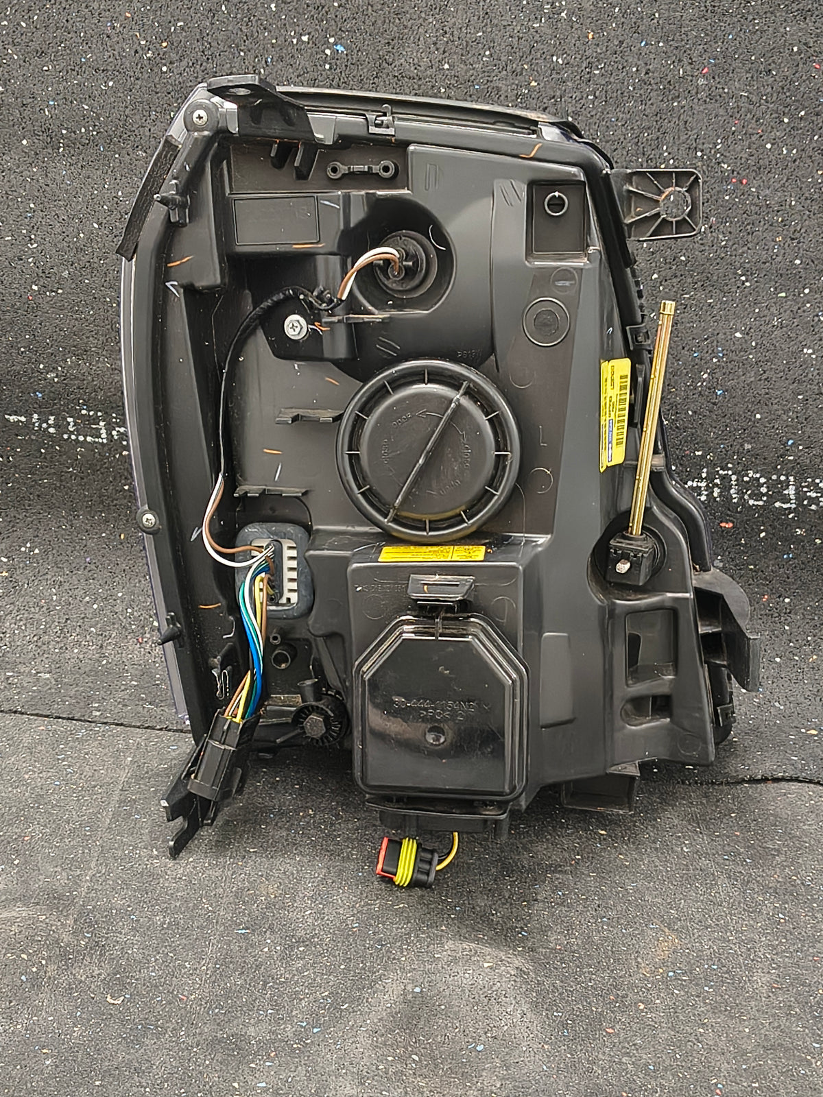 2007–2009 Chevrolet Suburban / GMC Yukon XL / Cadillac Escalade ESV/EXT Driver Side HID/Xenon Headlight Assembly 🚘⚙️