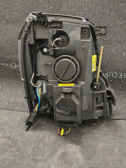 2007–2009 Chevrolet Suburban / GMC Yukon XL / Cadillac Escalade ESV/EXT Driver Side HID/Xenon Headlight Assembly 🚘⚙️