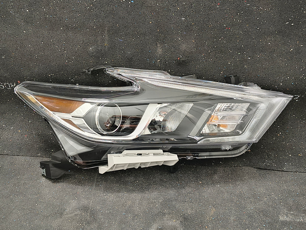 2016–2018 Nissan Maxima Passenger Side Halogen Headlight Assembly 🚘⚙️
