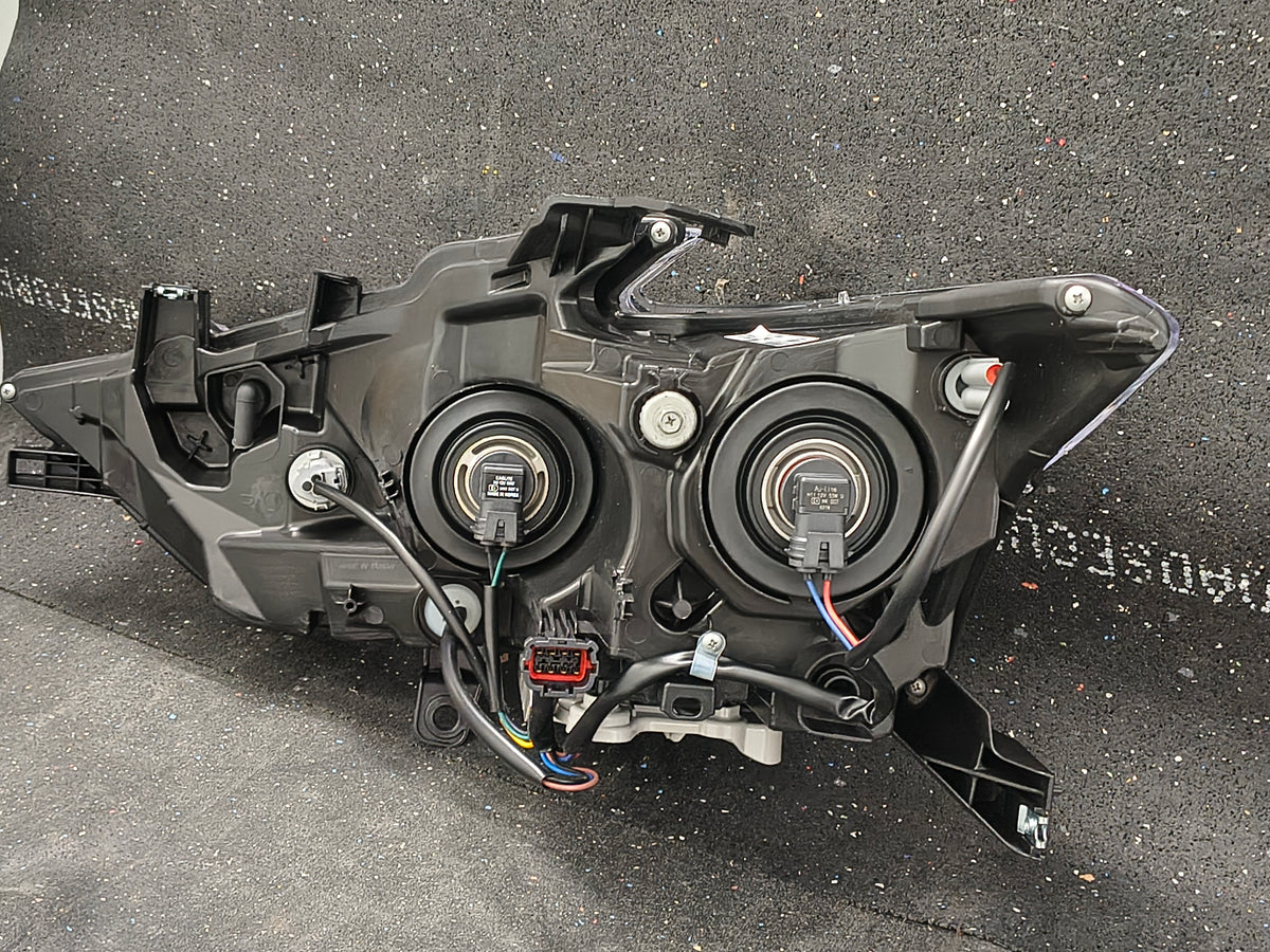 2016–2018 Nissan Maxima Passenger Side Halogen Headlight Assembly 🚘⚙️