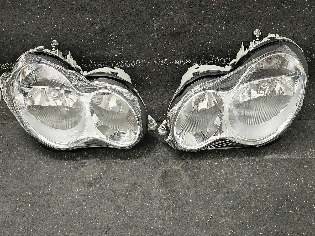 2005–2007 Mercedes-Benz C-Class Driver & Passenger Side Halogen Headlight Assemblies (Pair) 🚘⚙️