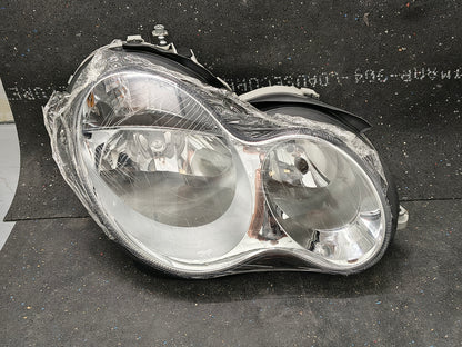 2005–2007 Mercedes-Benz C-Class Driver & Passenger Side Halogen Headlight Assemblies (Pair) 🚘⚙️