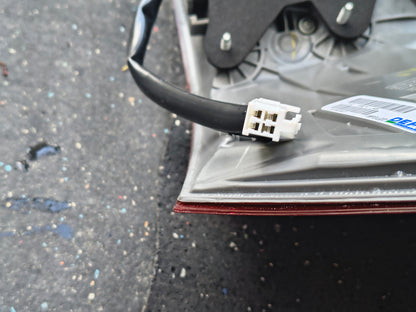 2013–2015 Toyota Avalon Driver Side Outer Tail Light Assembly 🚘⚙️